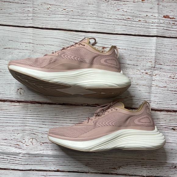 New APL Streamline Sneakers in Rose Dust/Champagne/White Sz 10.5 - Picture 2 of 11